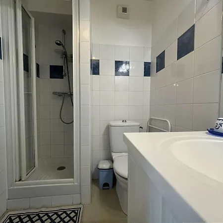 Rdc A La Rochelle, Pres De La Gare Et Commerces, Parking Prive - Fr-1-246-489 Apartmán