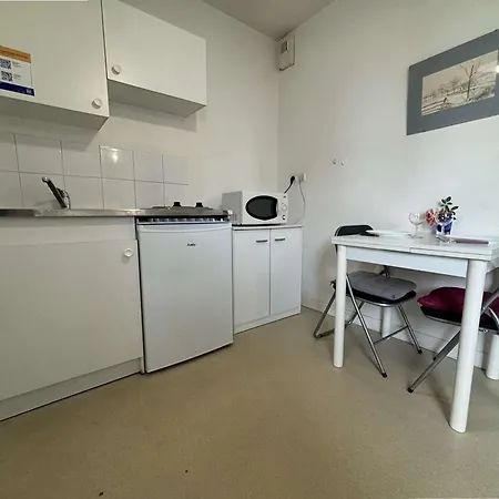 Apartmán Rdc A La Rochelle, Pres De La Gare Et Commerces, Parking Prive - Fr-1-246-489